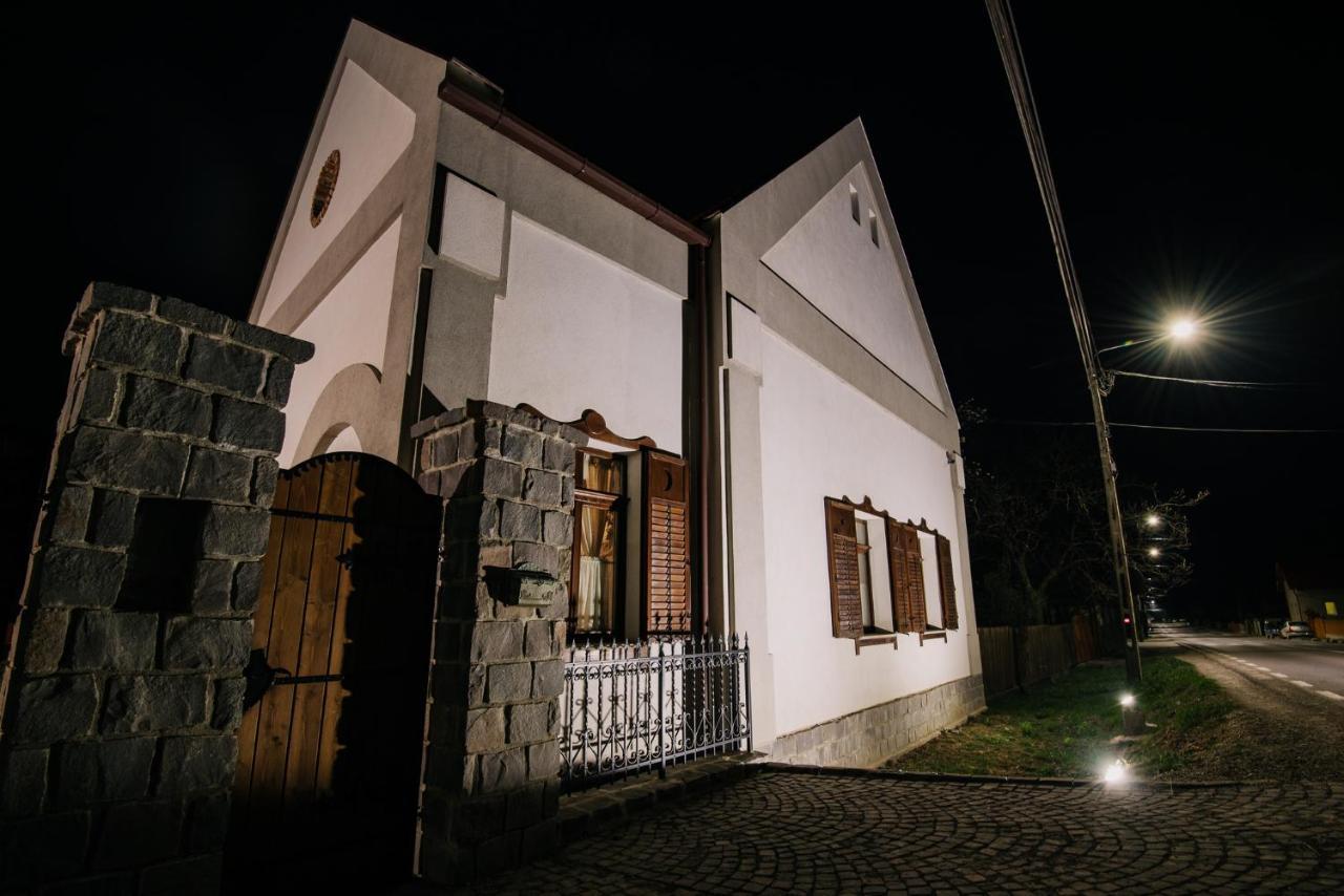 Molnos Kuria Pension Corund  Εξωτερικό φωτογραφία